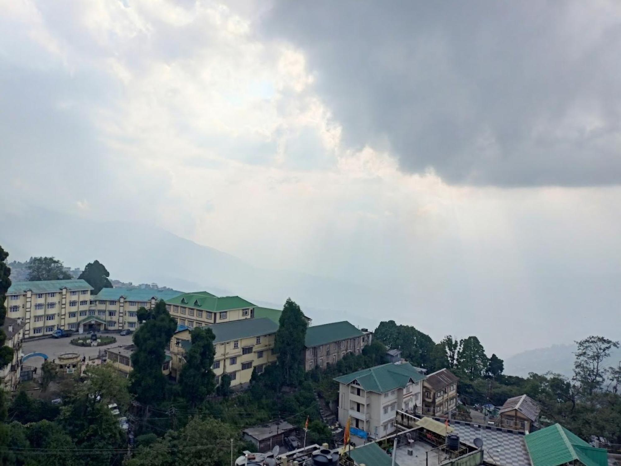 Hotel Pitstop Darjeeling - Excellent Service Recommended & Couple Friendly Exterior photo